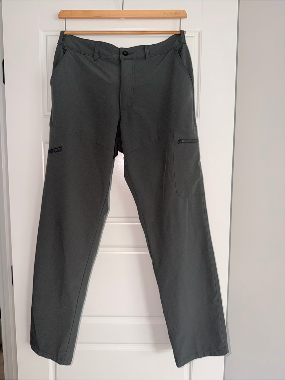 Magellan Outdoors Men's Charcoal Gray Cargo Pants